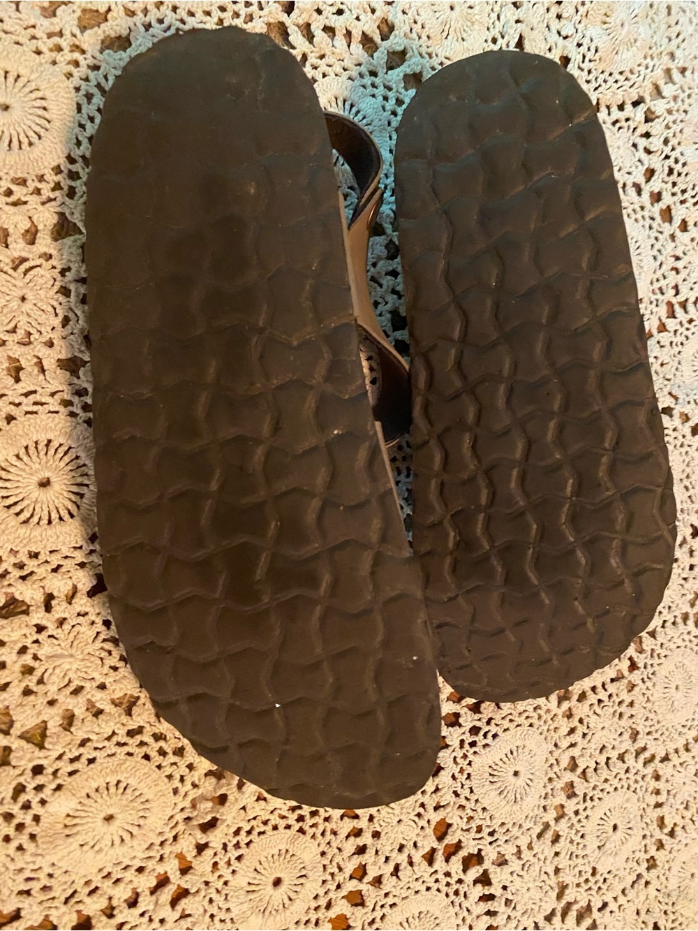 Cushionaire Sandals - Picture 4 of 5